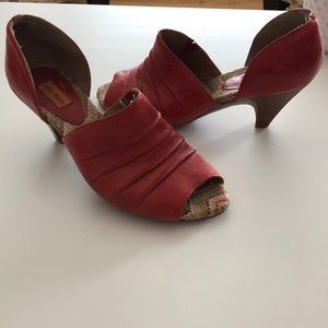 Women’s Miz Mooz heels size 10